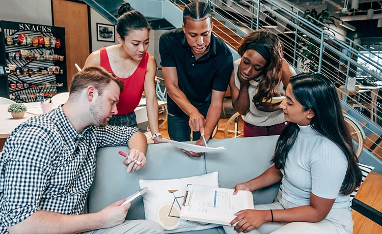 Pratiquer un management interculturel empathique à base de communication, d’écoute active et de respect 