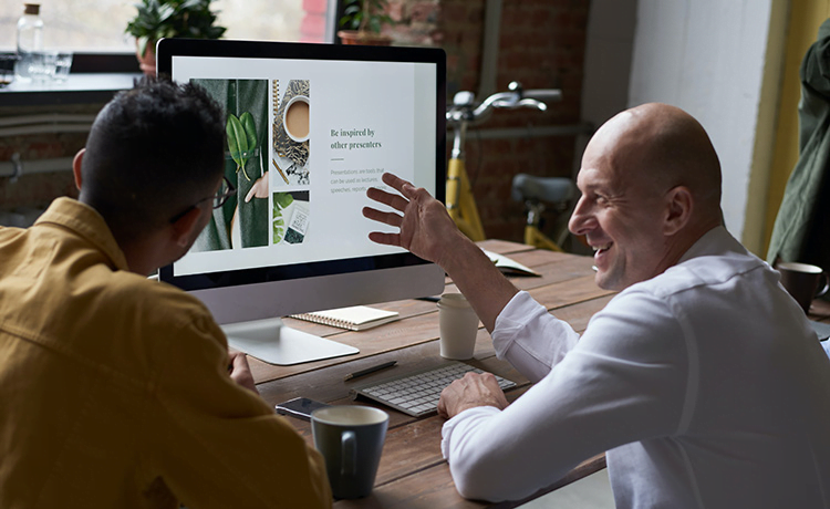 Les bénéfices du reverse mentoring pour le senior mentoré