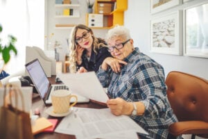 Mentorat intergénérationnel : faites l’expérience, c’est gagnant-gagnant !