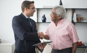 Pourquoi recruter un senior ? Ces 8 bénéfices vont vous convaincre