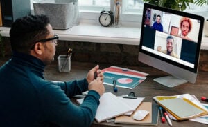 Management à distance : trouvez le bon équilibre entre encadrement et confiance